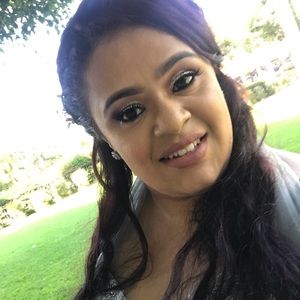 Meet your Posher, Daniela